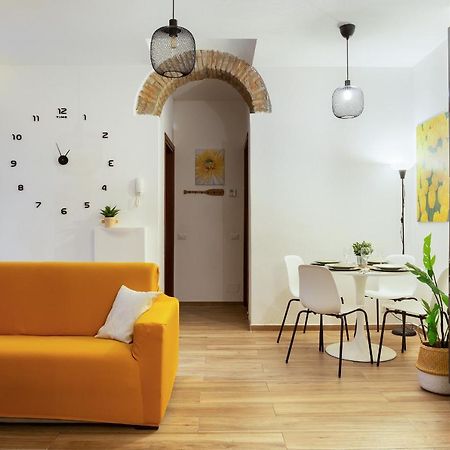 Como Centro Proprio Dietro L'Angolo Bagian luar foto